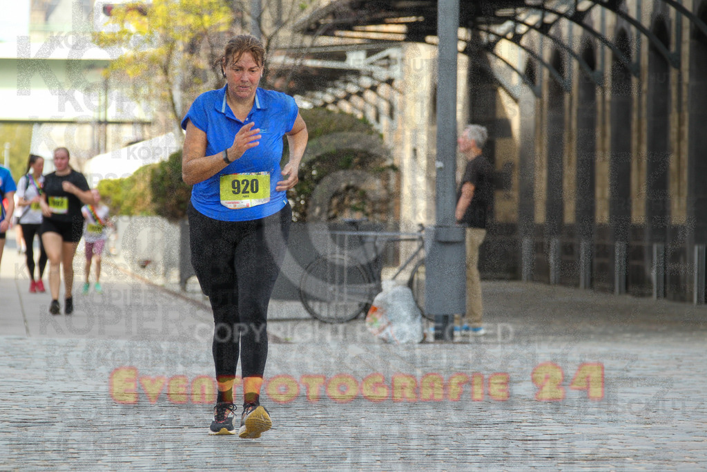 250920_1336_EV4_6263 | Sportfotografie im Rhein-Sieg Kreis, Köln, Bonn, NRW, Rheinland Pfalz, Hessen, etc. Unser Tätigkeitsfeld umfasst den Laufsport vom Volkslauf über den Marathon, Duathlon, Triathon bis zum Ultralauf wie Kölnpfad Ultra oder Schindertrail.