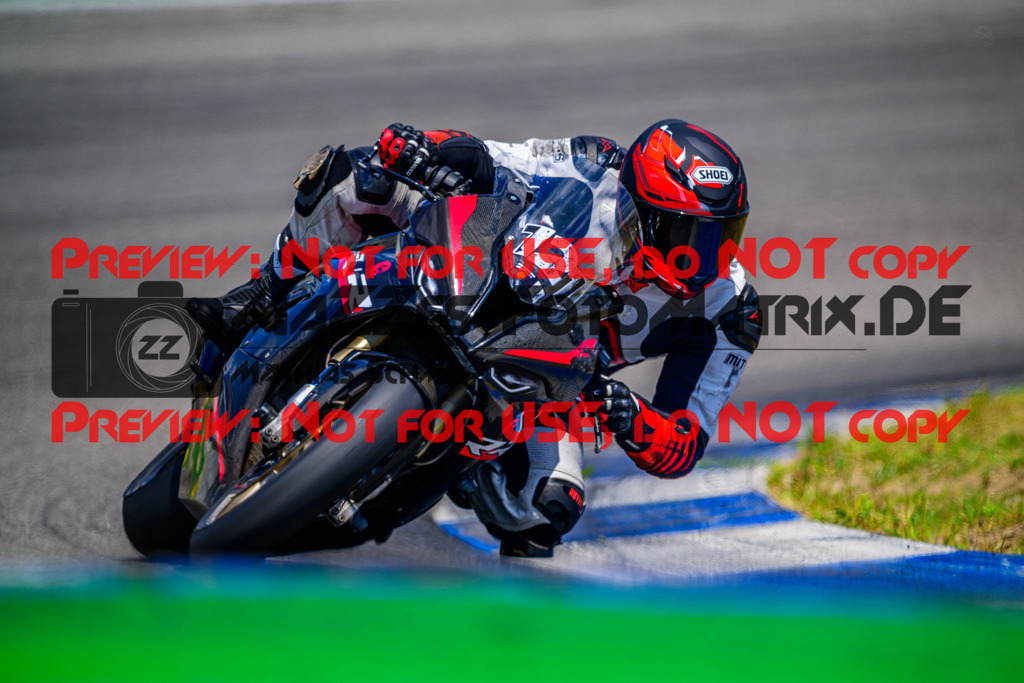 MaZZes_Fotomatrix_20250628_6007705_5291-2 | WEISS