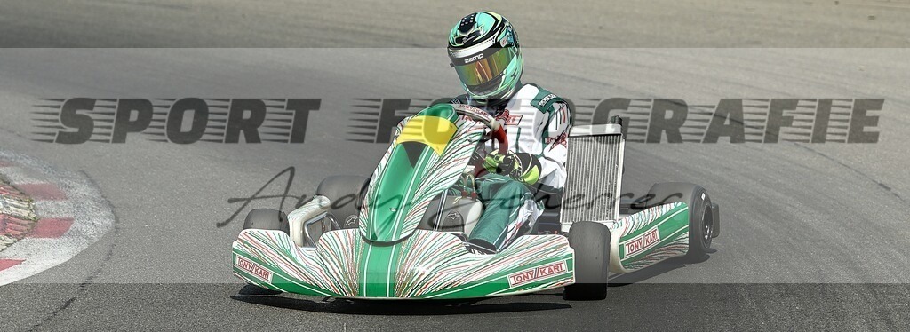 aaDSC_9676 | Kaufen Sie Sportbilder im Onlineshop von Andy Scherrer Sportfotografie. Faszinierende Bilder von Sportevents aus der ganzen Schweiz. Fussball, Frauenfussball, Unihockey, Handball, Schwingen und weiteren Sportarten. - Realisiert mit Pictrs.com