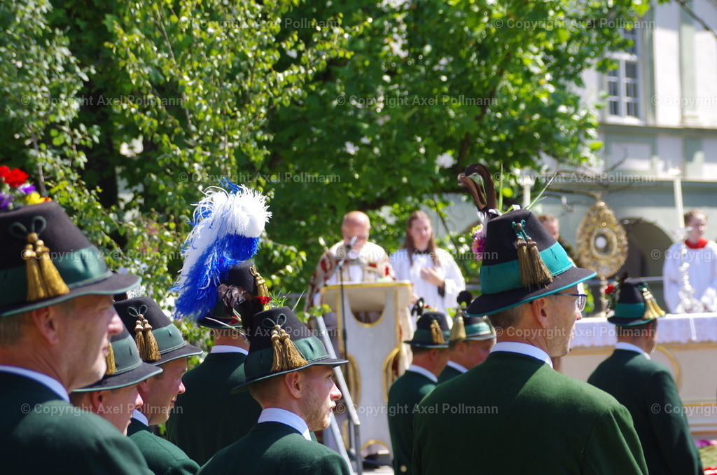 IMGP4711 | fotografiert von Axel PollmannLeonhardi Wallfahrt Benediktbeuern und Murnau, Fronleichnam, Fasching, Landschaft im Loisachtal und Benediktbeuern  - Realized with Pictrs.com