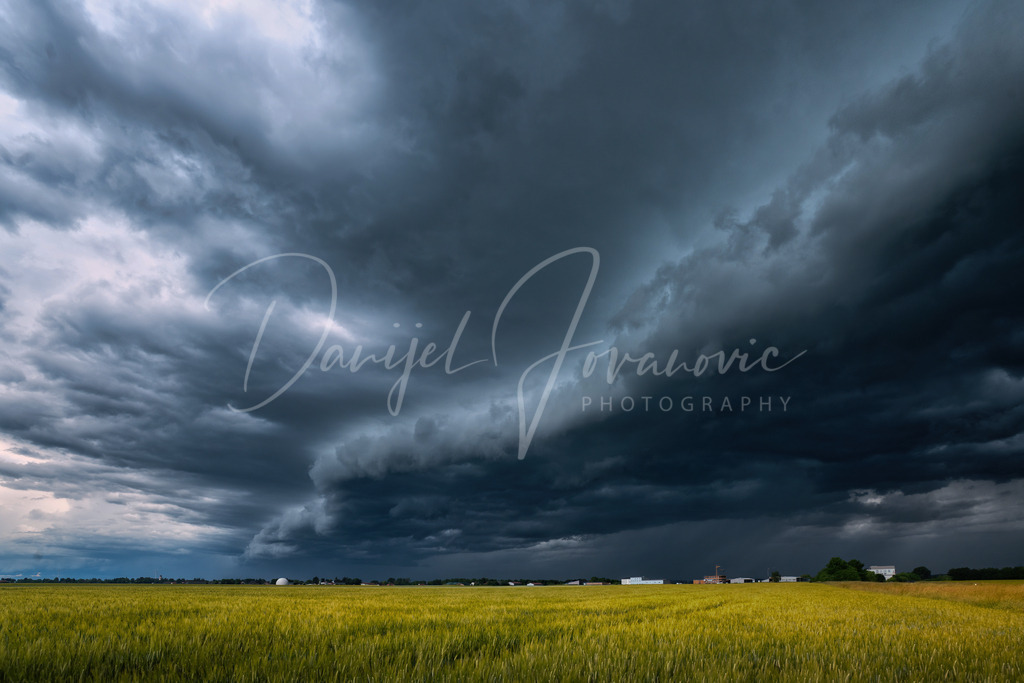 Shelfcloud | Eine massive Shelfcloud im Lechfeld