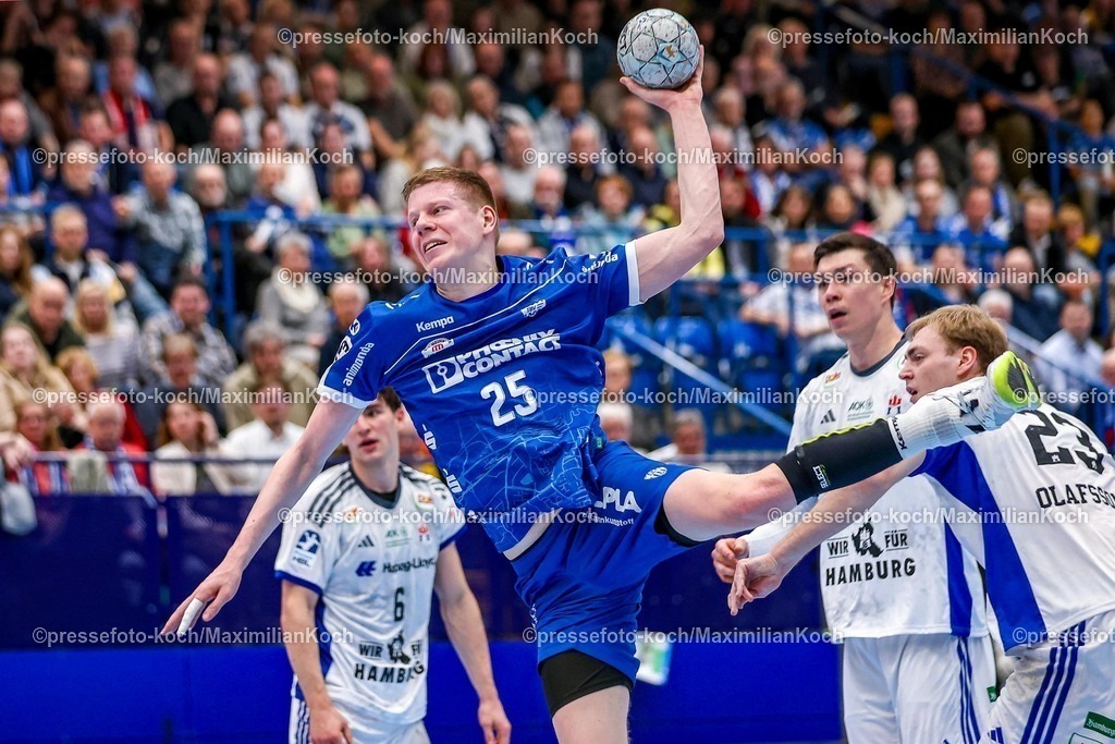 xKWIx26022601024a | 26.02.2026, xKWIx, Handball, DAIKIN Handball-Bundesliga, TBV Lemgo Lippe - Handball Sport Verein Hamburg, PHOENIX CONTACT Arena: Niels Versteijnen (TBV Lemgo Lippe #25) beim Wurf Photo: xKamilxWilkowskixPressefotoKochx