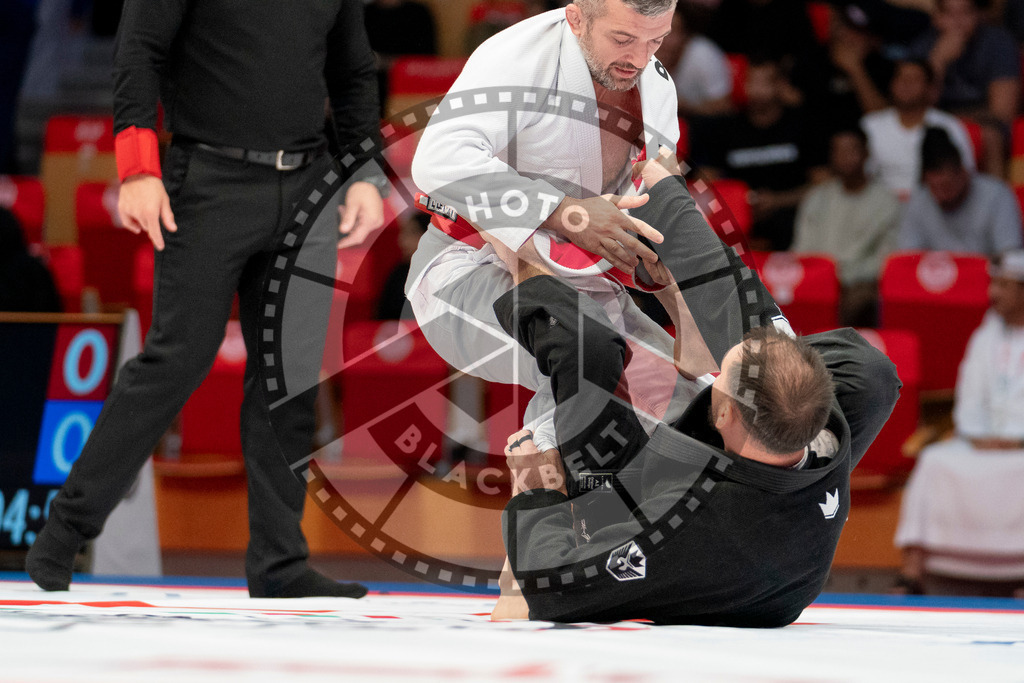 20231109PBB4925 | Fighters compete during the AJP World Professional Championship in the Mubadala Arena in Abu Dhabi, Arab United Emirates, on November 9, 2023.