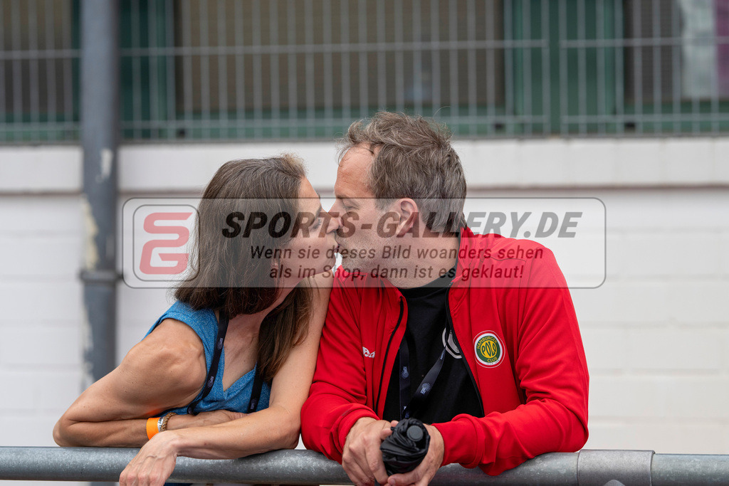 Final4_20250531-1526-Z82_8101 | Krefeld, Deutschland, 31.05.2025:  Feldhockey Final4 2025 – „Deutsche Feldhockey-Meisterschaften 2025“ im Gerd-Wellen-Hockeyanlage am 31.05.2025 in Krefeld, Deutschland. (Foto von Kramhöller/Fehrmann/Kaste)Krefeld, Germany, 31.05.2025: Feldhockey Final4 2025 – „Deutsche Feldhockey-Meisterschaften 2025“ in Gerd-Wellen-Hockeyanlage at 31.05.2025 in Krefeld, Deutschland. (Foto from Kramhöller/Fehrmann/Kaste)