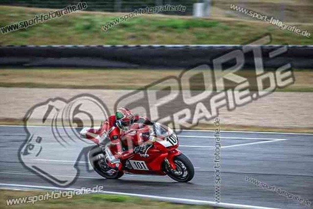 pubi9574 | Professionelle Fotos von Sportveranstaltungen, aber auch Hochzeiten und anderen Events. - Realisiert mit Pictrs.com