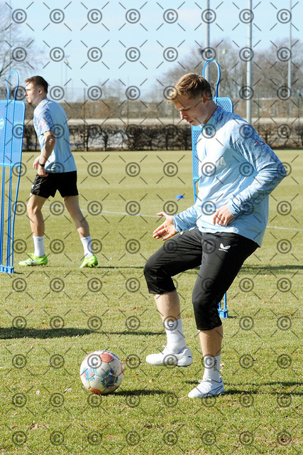 RGE_8700c | Hertha BSC, 2.Bundesliga, Herren, Training auf dem Gebhardt-Platz, Saison 2025/26, Julian Eitschberger  ( Hertha BSC ),  04.03. 2026, Fotograf: Ralf Gebhardt - Realisiert mit Pictrs.com