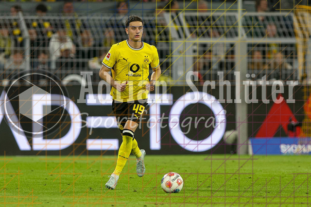 08.05.2026, GER, Fussball, Herren, 1. BL, Saison 2025/2026, Borussia Dortmund - Eintracht Frankfurt | Luca Reggiani (BVB) in Aktion am Ball, Einzelaktion