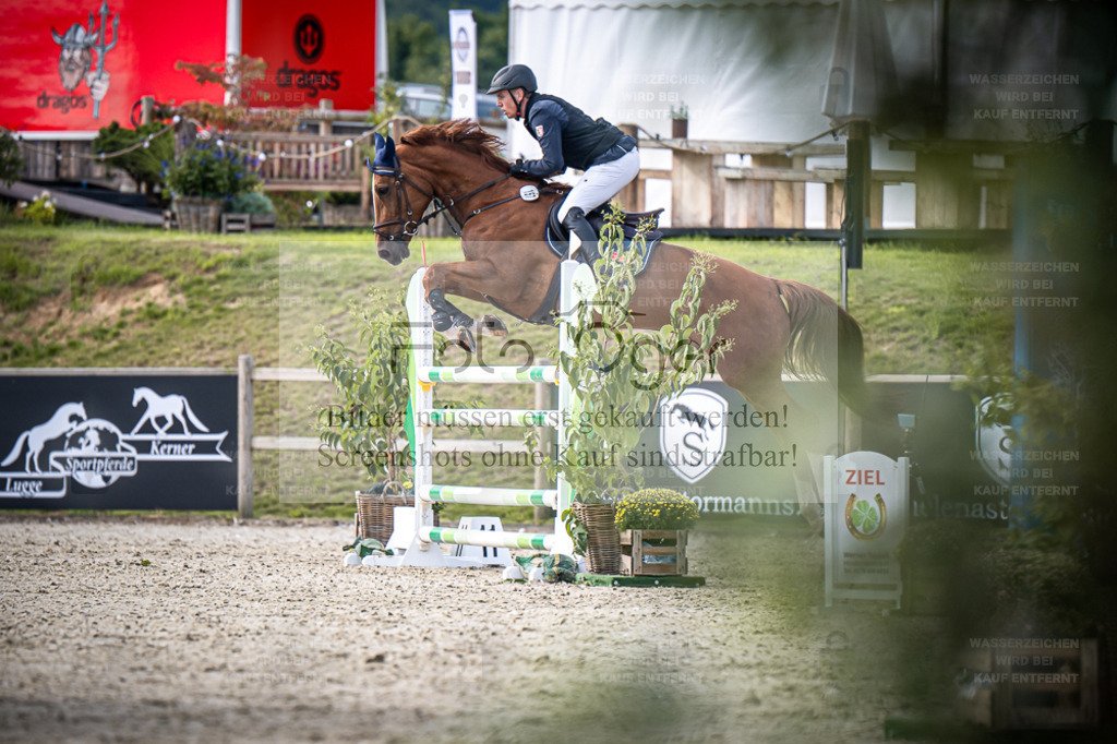 DOS_6332 | Entdecke hochwertige Reitturnierfotos von Foto Oger. Professionell, emotional und authentisch – jetzt Lieblingsmomente im Shop bestellen. - Realisiert mit Pictrs.com