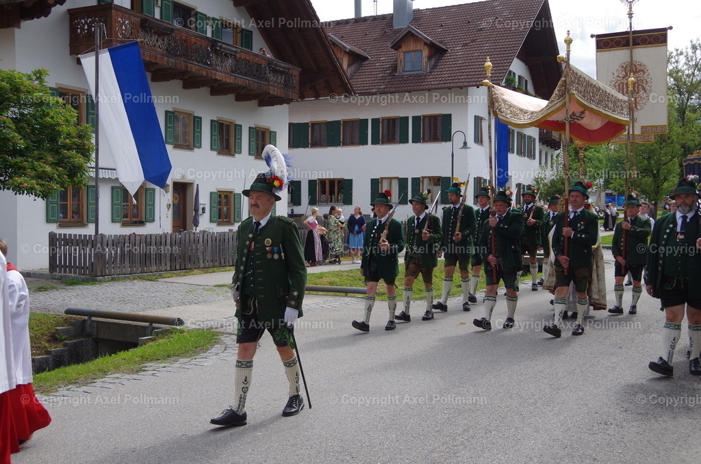 IMGP6609 | fotografiert von Axel PollmannLeonhardi Wallfahrt Benediktbeuern und Murnau, Fronleichnam, Fasching, Landschaft im Loisachtal und Benediktbeuern  - Realisiert mit Pictrs.com
