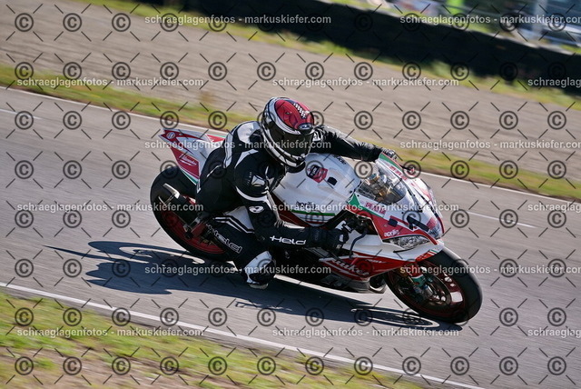 26bt05-0001 | markuskiefer.com - Realisiert mit Pictrs.com