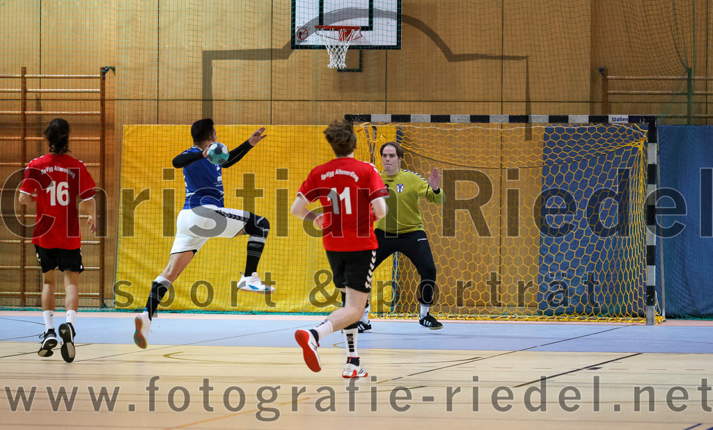 2022-11-19_064_SpVgg_Altenerding_gegen_TG_Landshut_II | Erding, Deutschland, 19.11.2022:
Handball, Bezirksoberliga Männer 2022 / 2023, 9. Spieltag, SpVgg Altenerding gegen TG Landshut II, Endergebnis: 33:31

Luis Leitner (SpVgg Altenerding, #16), Enis Kabashi (TG Landshut, #22), Niklas Fleps (SpVgg Altenerding, #11), Torwart Jannik Fleps (SpVgg Altenerding, #33)

Foto: Christian Riedel / fotografie-riedel.net
