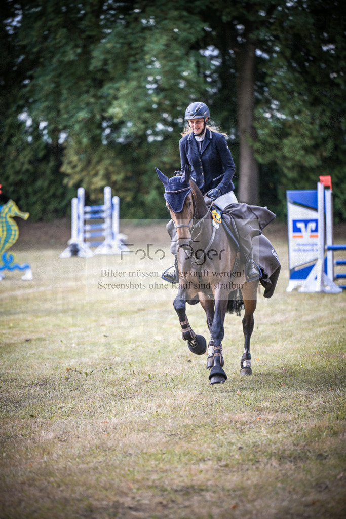 DOS_0052 | Entdecke hochwertige Reitturnierfotos von Foto Oger. Professionell, emotional und authentisch – jetzt Lieblingsmomente im Shop bestellen.Deutschlandweite Turnierfotografie. - Realisiert mit Pictrs.com