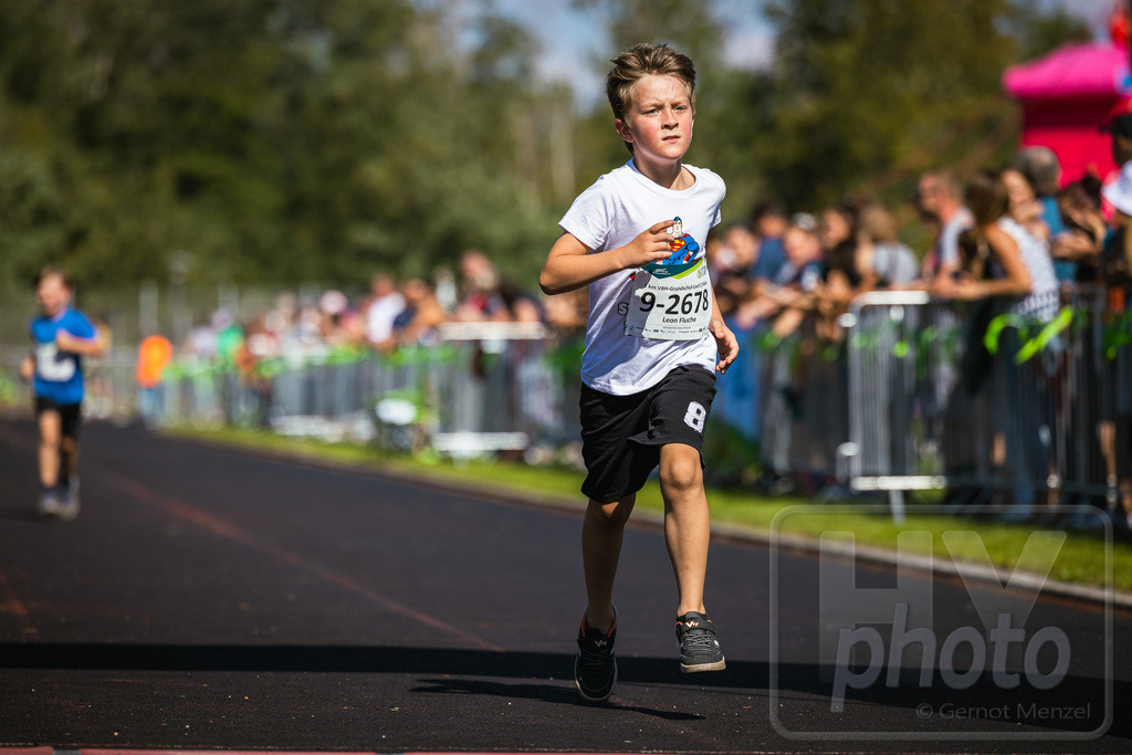 16. Hoywoj-CityLauf im Sportforum Hoyerswerda - 16.09.2023 | 1km VBH-Grundschul-Lauf 2. Klassen - Realisiert mit Pictrs.com