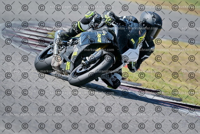 26bt04-0713 | markuskiefer.com - Realisiert mit Pictrs.com