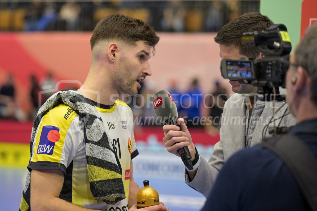Zug United vs HC Rychenberg - 22. February 2025 | Zug United vs HC RychenbergSporthalle Wankdorf, BernNico Mutter (#61 HC Rychenberg Winterthur) beim SRF-Interview.Bild: Sportfotografie Markus Aeschimann | www.markus-aeschimann.ch - Realisiert mit Pictrs.com