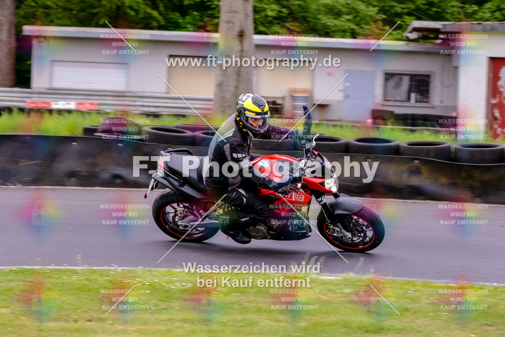 MotoTeamVBK-20553 | Hier findet Ihr Bilder von Touristenfahrten auf der Nürburgring Nordschleife oder von anderen Veranstaltungen die ich besucht habe. Viel Spass beim Durch Schauen 