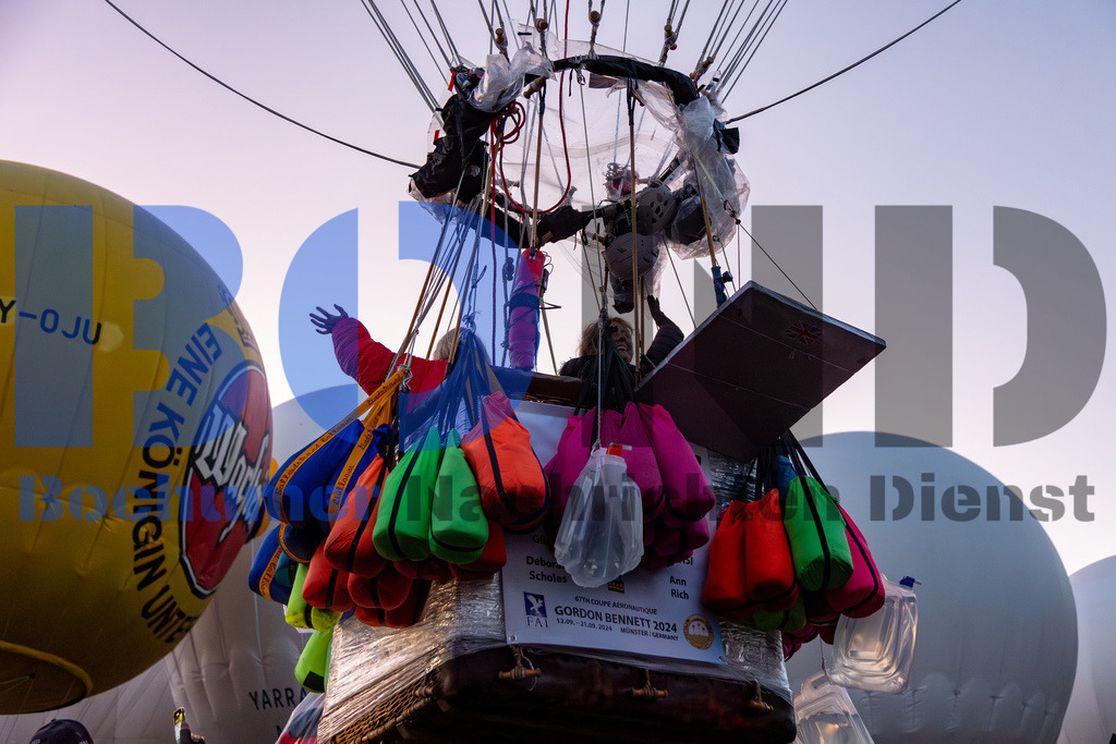 JEM_MUNGBC20240914-10 | bond - Realisiert mit Pictrs.com