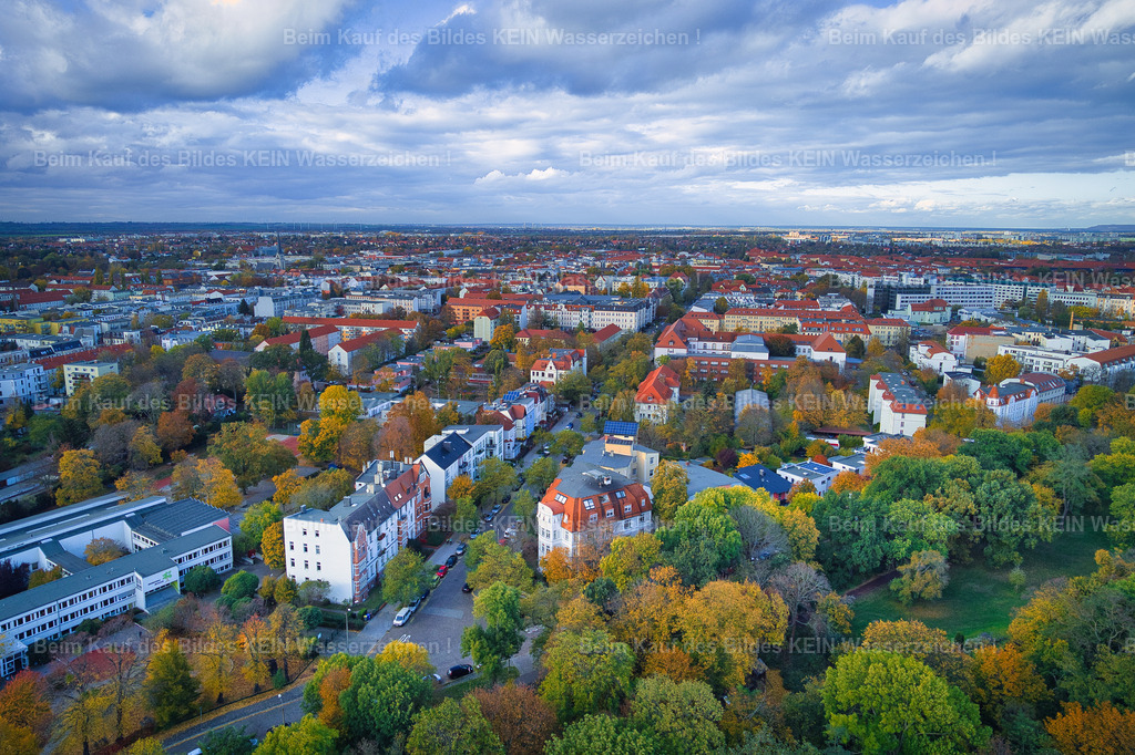 Magdeburg_Luftbild_Stadtfeld_Gerhart-Hauptmann_Adelheidring_Glacies_0007 | Diese Luftaufnahme stammt aus meinem Magdeburger Luftbildarchiv. Sie zeigt einen weiteren Blick auf die Landeshauptstadt aus der Vogelperspektive. Nach und nach werden alle Motive mit individuellen Informationen und Beschreibungen ergänzt. Selbstverständlich können Sie dieses Luftbild als Download oder hochwertiges Wandbild bestellen. - Realisiert mit Pictrs.com