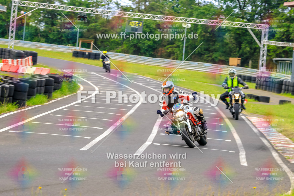 VBK-7719 | Hier findet Ihr Bilder von Touristenfahrten auf der Nürburgring Nordschleife oder von anderen Veranstaltungen die ich besucht habe. Viel Spass beim Durch Schauen 