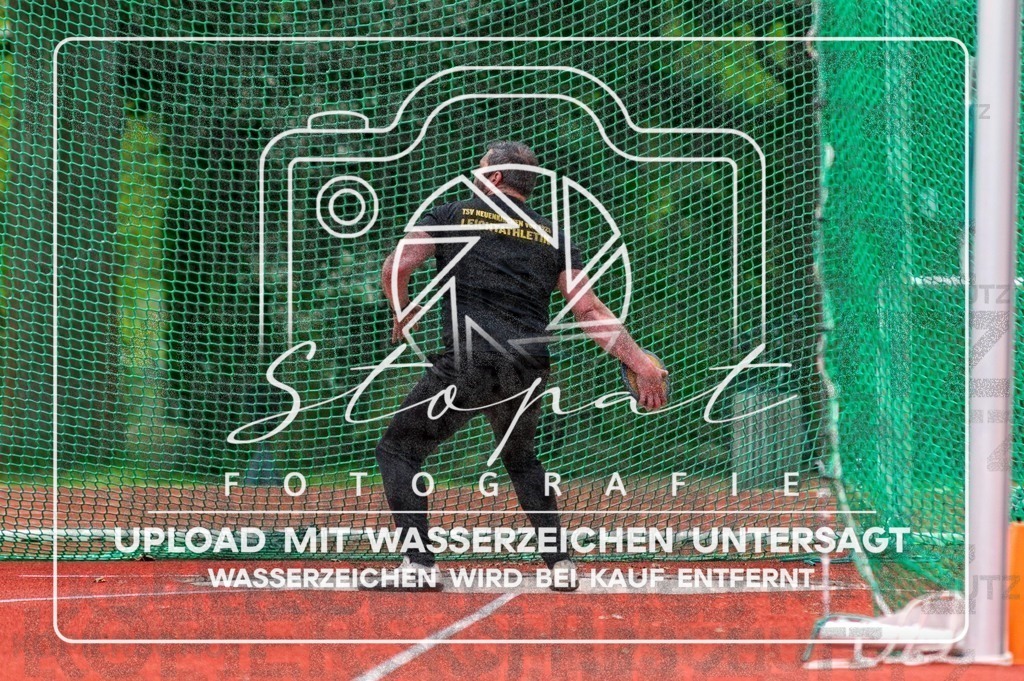 KMHK-1115 | Nathanael Illgen (TSV Neuenkirchen (NI)) bei den Kreismeisterschaften Leichtathletik-Wurf Heidekreis 2026 im Boehmewaldstadion, Soltau (Simon Paul Stopat) - Realisiert mit Pictrs.com