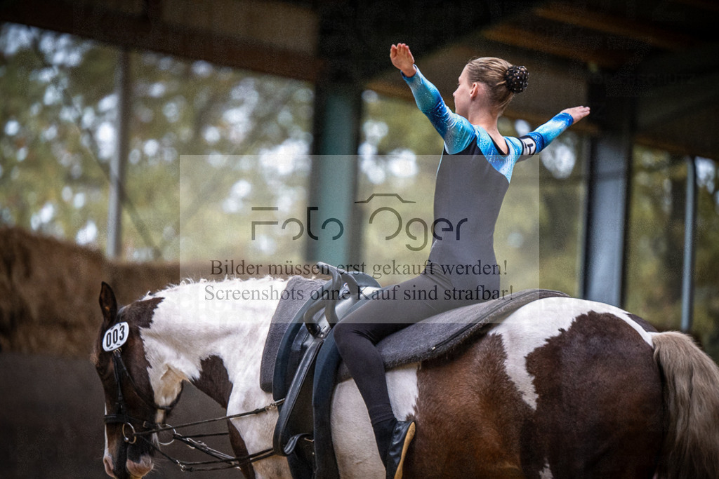 DOS_0076 | Entdecke hochwertige Reitturnierfotos von Foto Oger. Professionell, emotional und authentisch – jetzt Lieblingsmomente im Shop bestellen.Deutschlandweite Turnierfotografie. - Realisiert mit Pictrs.com