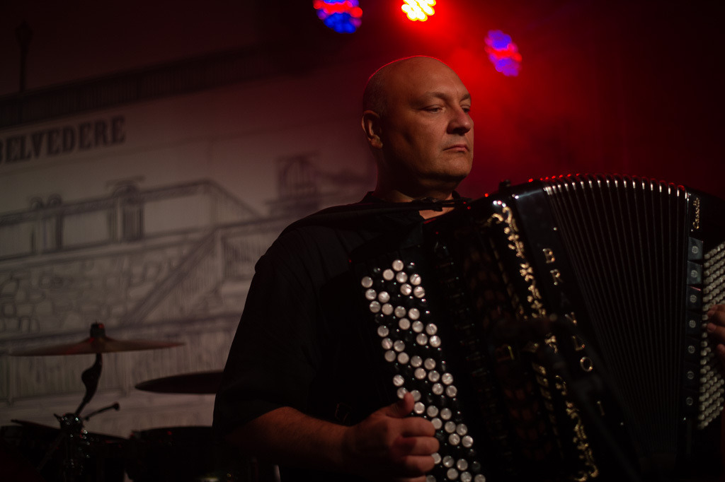 Tango meets Cuba | Tango meets Cuba mit den Klazz Brothers & Cuba Percussion im Forte Belvedere Leisnig zum Festival Hallo Leisnig 2022. - Realisiert mit Pictrs.com
