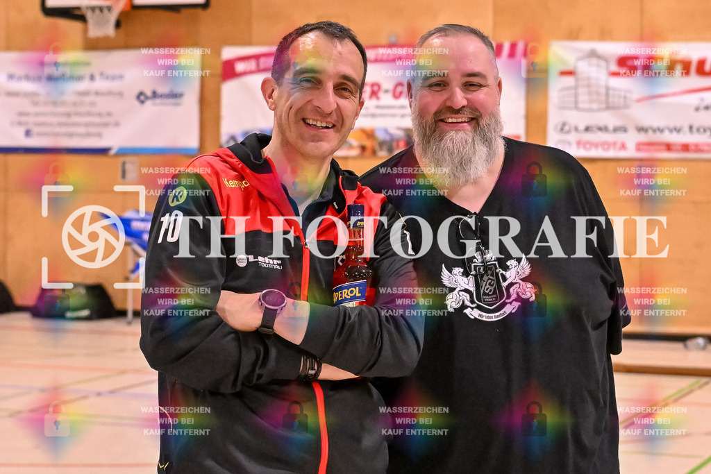 GER, SG Maulburg/Steinen - SG Walkirch/Denzlingen, Handball, Landesliga, 25. Spieltag, Saison 2023/2024, 27.04.2024 | Dirk Nasdala (SportLehr, Todtnau), Thomas Knauber (SG Maulburg-Steinen, Sportlicher Leiter)

GER, SG Maulburg/Steinen - SG Walkirch/Denzlingen, Handball, Landesliga, 25. Spieltag, Saison 2023/2024, 27.04.2024

Foto: TH Fotografie/Thomas Hess