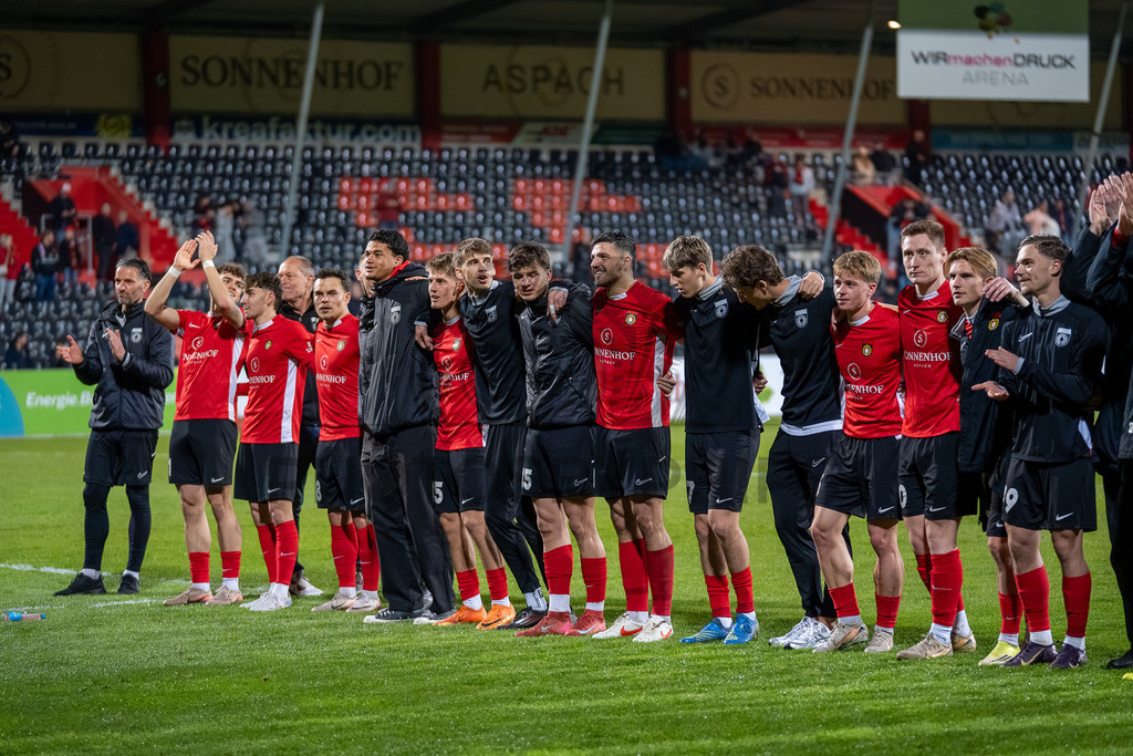 SG Sonnenhof Großaspach vs. SGV Freiberg, Fussball, Regionalliga Suedwest, 30. Spieltag, 22.04.2026 | SG Sonnenhof bedankt sich bei den Fans,SG Sonnenhof Großaspach vs. SGV Freiberg, Fussball, Regionalliga Suedwest, 30. Spieltag, 22.04.2026