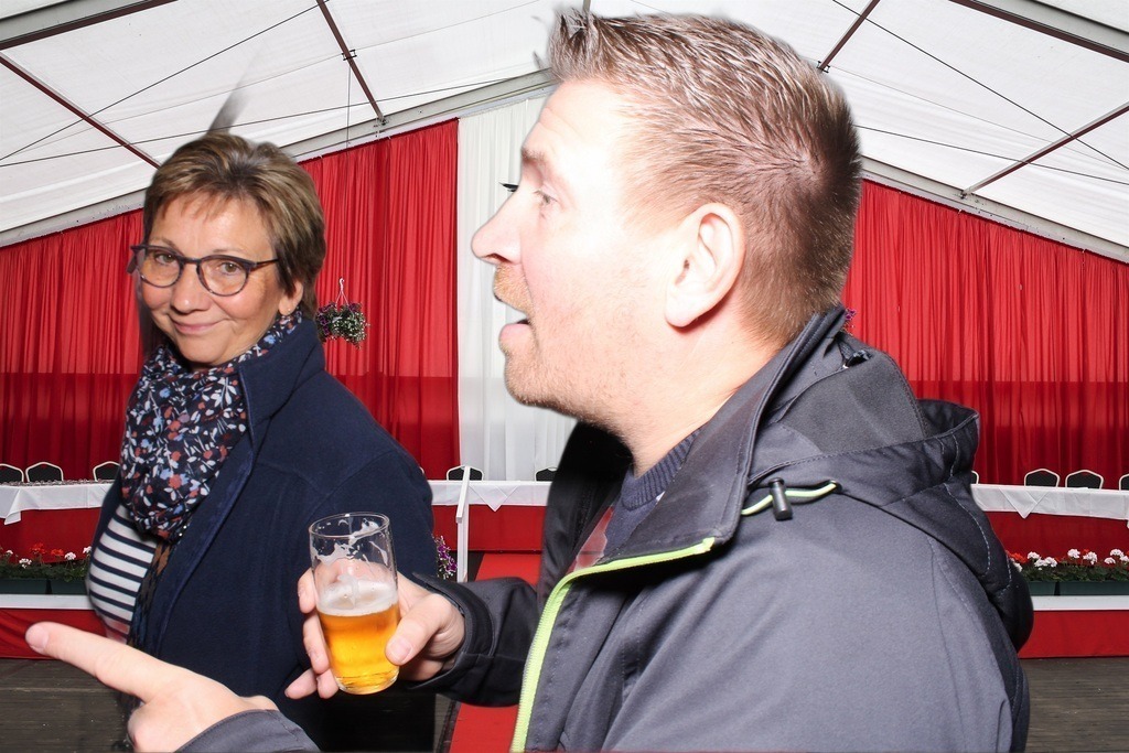 top-top.de 240928-157 | Foto, Video, Fotografie, Videografie, Fotobox, DJ, Discjockey, Musik, Musikbox, Veranstaltung, Photobooth, Amazon, Ebay, Buchtipp, Bestseller, Autor, Verlag, Buch, Wesel, Hamminkeln, NRW, Dinslaken, Rees, Drohne, Hochzeit, Party, Fotobox, Wesel, Fotograf