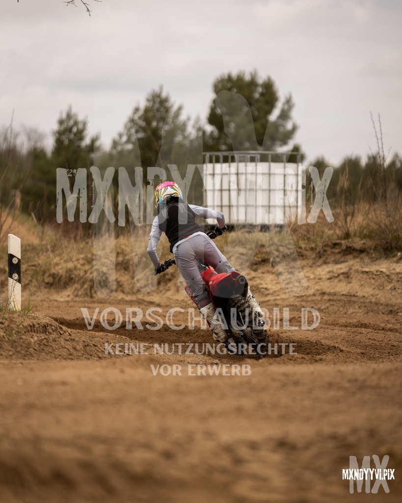 866A1329 | mxndyyvipix