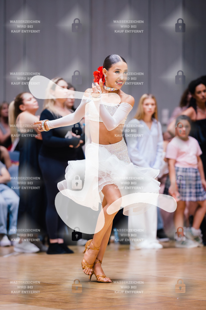 GOC 2025 - WDSF Solo Junior II Latin Female - 2025-08-21-8456 | Webshop for digital downloads and prints of dance sport, event & show photographer Julian Link - Realisiert mit Pictrs.com