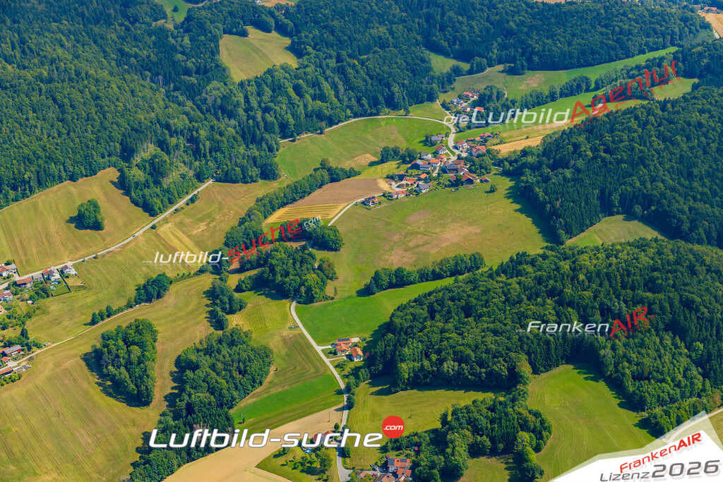 Geschenkidee Wolfersreut bei Ringelai -Die Luftbildaufnahme wurde 2025 vom UL-Flugzeug heraus erstellt ( keine Drohne ) - Hochauflösende Luftaufnahme -Nicht vergleichbar mit Google Maps oder Satelittenbilder- Die Geschenkidee !Mit Lizenz und Bildrechte bestellbar