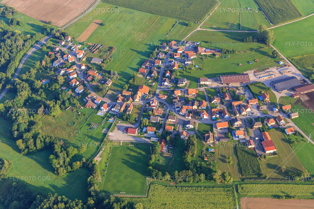 Aerial view: Hinterfeld district from the southeast in Walbourg in the state Bas-Rhin, France.Photo: IMG_138081.jpg taken on 08/19/2023 by Werner Riehm/FLY-FOTO.comResolution of the original: 5472 x 3648 px