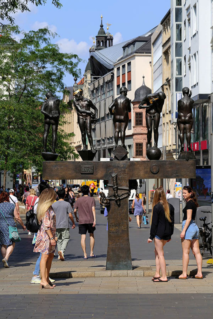 Foto: Leipzig - Unzeitgemäße Zeitgenossen | Das Team hinter BILDLEXIKON LEIPZIG bündelt historische wie aktuelle Informationen über die Stadt Leipzig in Text und Bild auf einer Plattform und stellt diese der interessierten Öffentlichkeit zur Verfügung.