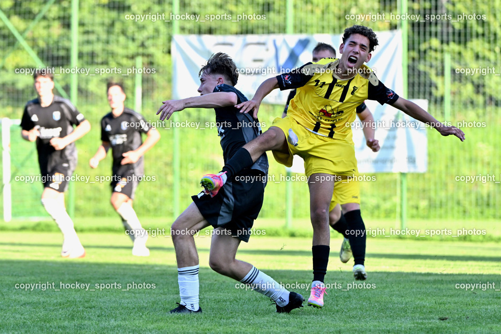 SV Arnoldstein vs. URC Thal Assling | #11 Mohamed Oumghar SV Arnoldstein, #20 Lorenz Sebastian Blassnig Thal Assling, SV Arnoldstein vs. URC Thal Assling, SV Arnoldstein vs. URC Thal Assling am 09.08.2025 in Arnoldstein (Waldparkstadion Arnoldstein), Austria, (Photo by Bernd Stefan)
