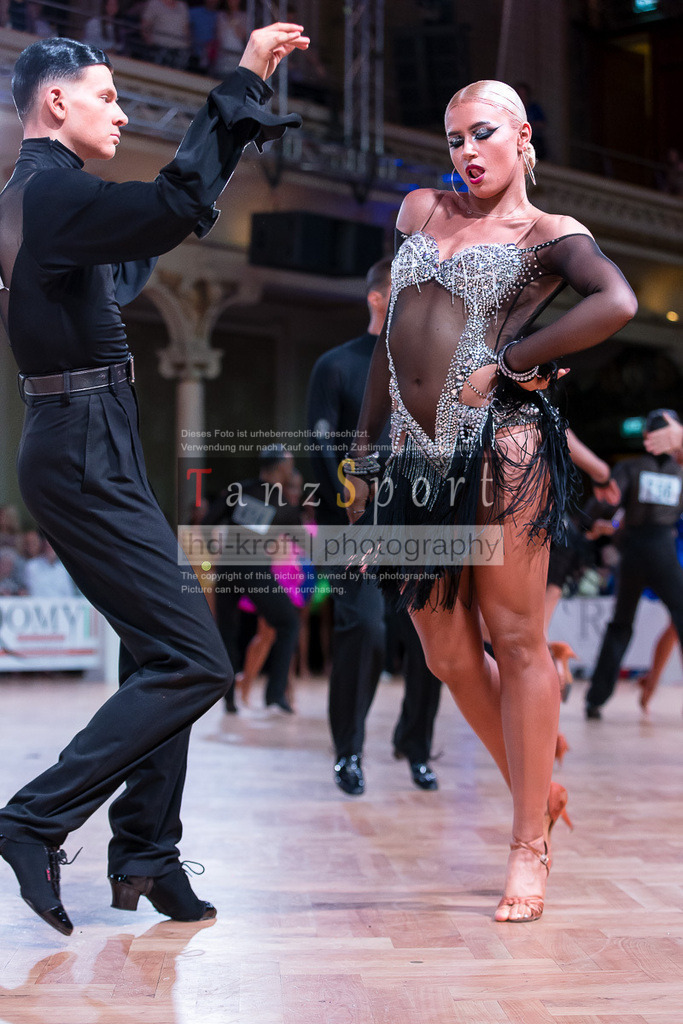 20240706_WDSF_WO_Latin_9230 | Tanzsportbilder, Standardtanz, Lateintanz, WDSF, DTV, LTVB, dancecomp, goc, hessen tanzt, blaues band der spree, walzer, tango, wiener walzer, slowfox, quickstepp, samba, rumba, cha-cha-cha, paso doble. jive, hd-kroft photography, turniertanzsport