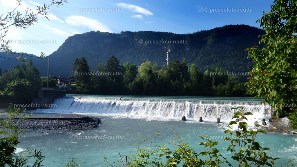 welltvi-Lechfluss-KW-Ehenbichl-Hoefen-Sommer-02Juli2015-Hoefen_074453 | Info aus dem Bezirk Reutte/Ausserfern Tirol sowie eine umfangreiche Bilddatenbank über die gesamte Region: Lechtal, Talkessel Reutte, Tannheimertal, Zwischentoren. Lech, Plansee, Zugspitze, Grenztunnel, B179, Fernpassstraße, Verkehr, Lawinen, Tradition, - Realisiert mit Pictrs.com