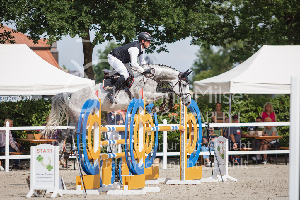 230616_Lemwerder_Springpf-M-756 | Deine schönsten Turniermomente als professionelle Fotos! Entdecke hochwertige Pferdesport-Fotografie im Online-Shop. Jetzt Fotos finden & bestellen!