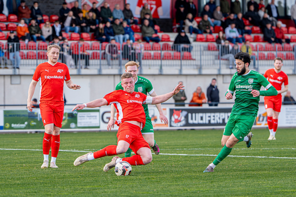 Fußball I Herren I Saison 2025-2026 I Bezirksliga Weser-Ems 4 I 26. Spieltag I VFL Oythe - SV Hansa Friesoythe I 20429 | jns.sportfotos - Realisiert mit Pictrs.com