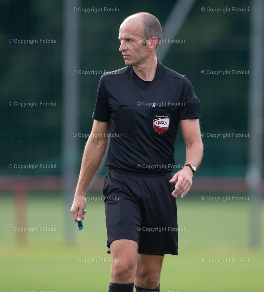 A_LUI_120822_16 | SPORT,FUSSBALL,LT1 OOE LIGA ASKOE OEDT-UNION PROCON DIETACH 12.08.2022 IM BILD:  SCHIEDSRICHTER ROMAN SMOLINSKI FOTO:FOTOLUI