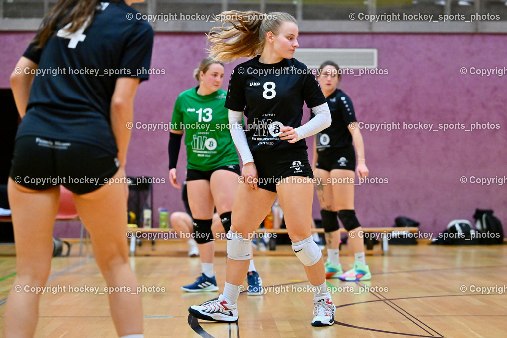 ASKÖ Volley Eagles Villach vs. VC Hausmannstätten | #8 MÖRTH Jasmin VC Hausmannstätten, #13 WAKONIG Nadja VC Hausmannstätten, ASKÖ Volley Eagles Villach vs. VC Hausmannstätten, ASKÖ Volley Eagles Villach vs. VC Hausmannstätten am 01.02.2025 in Villach (Ballspielhalle Lind), Austria, (Photo by Bernd Stefan)