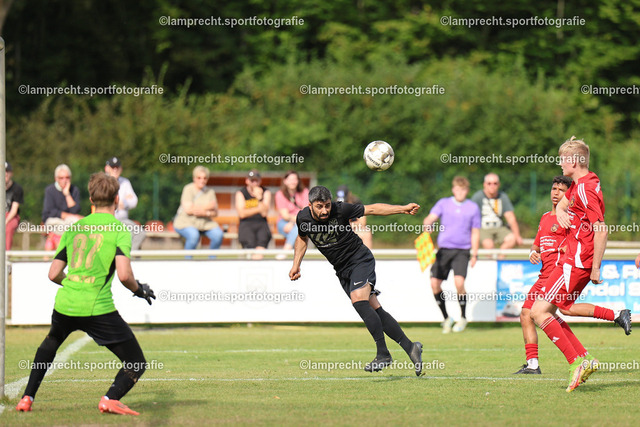 Fußball I Herren I Saison 2025-2026 I Verbandsliga Süd I 7. Spieltag I SV Schackendorf - SV Azadi Lübeck I 06.09.2025.137 | Mehmet-Inan Akyol (17, SV Azadi Lübeck) - Realisiert mit Pictrs.com