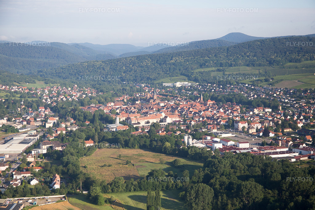 Aerial view: View of the town in the district Altenstadt in Wissembourg in the state Bas-Rhin, France. – Photo: IMG_089936.jpg taken on 06/26/2016 by Werner Riehm/FLY-FOTO.com – Resolution of the original: 5472 x 3648 px