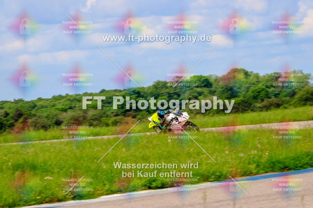 MotoTeam-1083 | Hier findet Ihr Bilder von Touristenfahrten auf der Nürburgring Nordschleife oder von anderen Veranstaltungen die ich besucht habe. Viel Spass beim Durch Schauen 