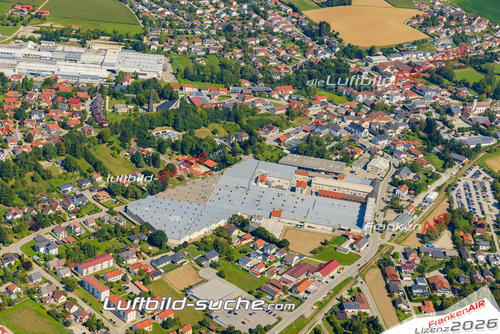 Luftaufnahme von Ruhstorf an der Rott - Die Luftaufnahme wurde 2025 vom UL-Flugzeug heraus erstellt ( keine Drohne ) - Hochauflösende Luftaufnahme - für professionelle Ausdrucke geeignet. Die Geschenkidee !Mit Lizenz und Bildrechte bestellbar