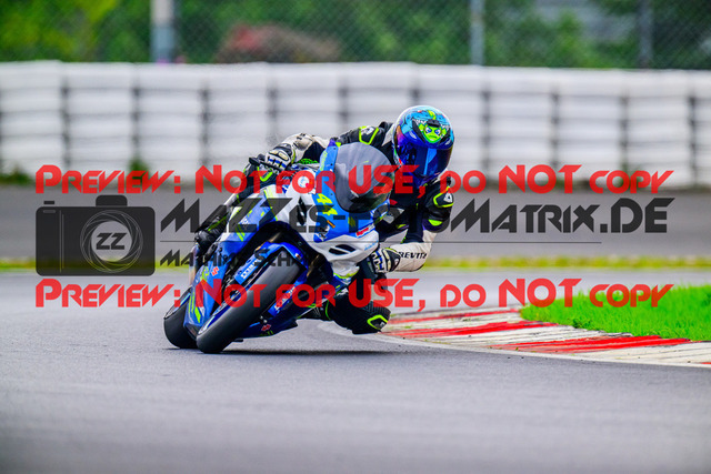 MaZZes_FotoMatrix_240910_6007705_2-52 | WEISS