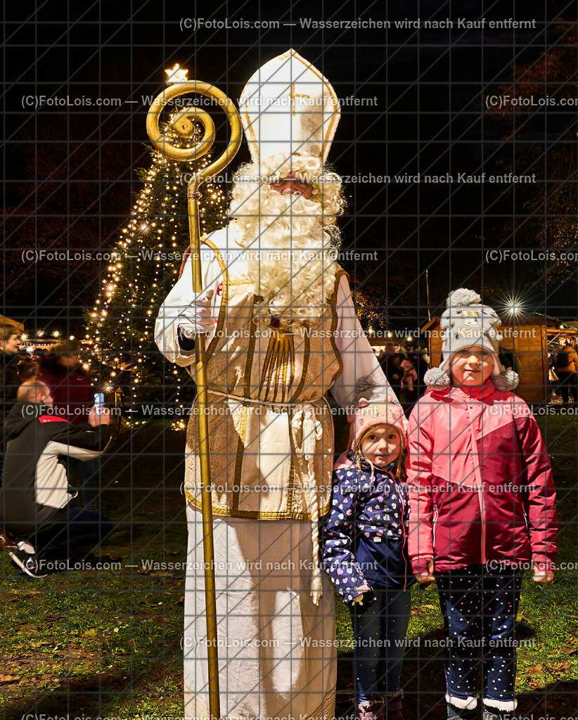 ALP7655_Wieselburger Advent_Nikolaus | (C)FotoLois.com, Alois Spandl, Wieselburger Advent im Schlosspark, Besuch durch den Hl. Nikolaus und seinen Krampussen, Sa 3. Dezember 2022.