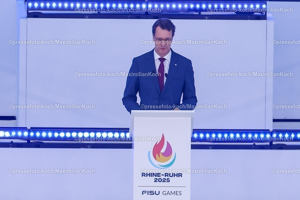 FISU16072501005 | 16.07.2025, Duisburg, FISU World University Games Summer, Rhine-Ruhr 2025, Opening Ceremony, Schauinsland-Reisen-Arena: Begrüßung Hendrik Wüst, Ministerpräsident von Nordrhein-Westfalen begrüßt die Zuschauer aus aller Welt in der Arena Freisteller, Einzelaufnahme, Spieler, Portrait,  Ansprache Rede