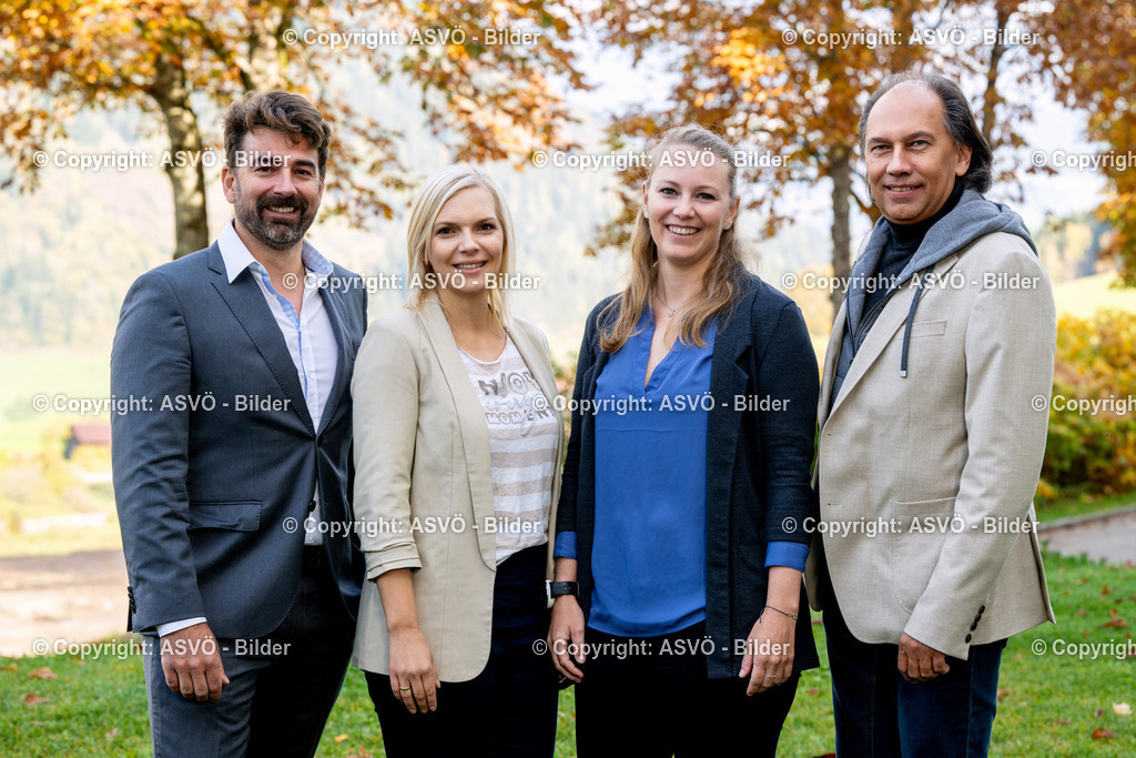 ASVÖ_ Salzburg_ Steiermark_ Burgenland_ Oberösterreich-1 | 19.10.2024, Aigen im Ennstal, AUT, ASVÖ, Porträt Bilder Bundesvorstandsitzung 2024 im Imlauer Hotel Schloss PichlarnDominique Weisang, Manuela Fally, Eva Maria Schimak, Willi Blecha©ASVÖ / Harald Dostal  - Realisiert mit Pictrs.com
