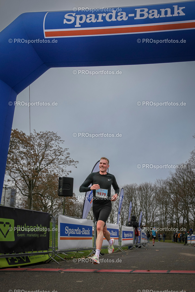 6. Bonner Nikolauslauf; Bonn, 14.12.2025 | Impressionen vom 6. Bonner Nikolauslauf am 14.12.2025 in Bonn (Nordrhein-Westfalen). 